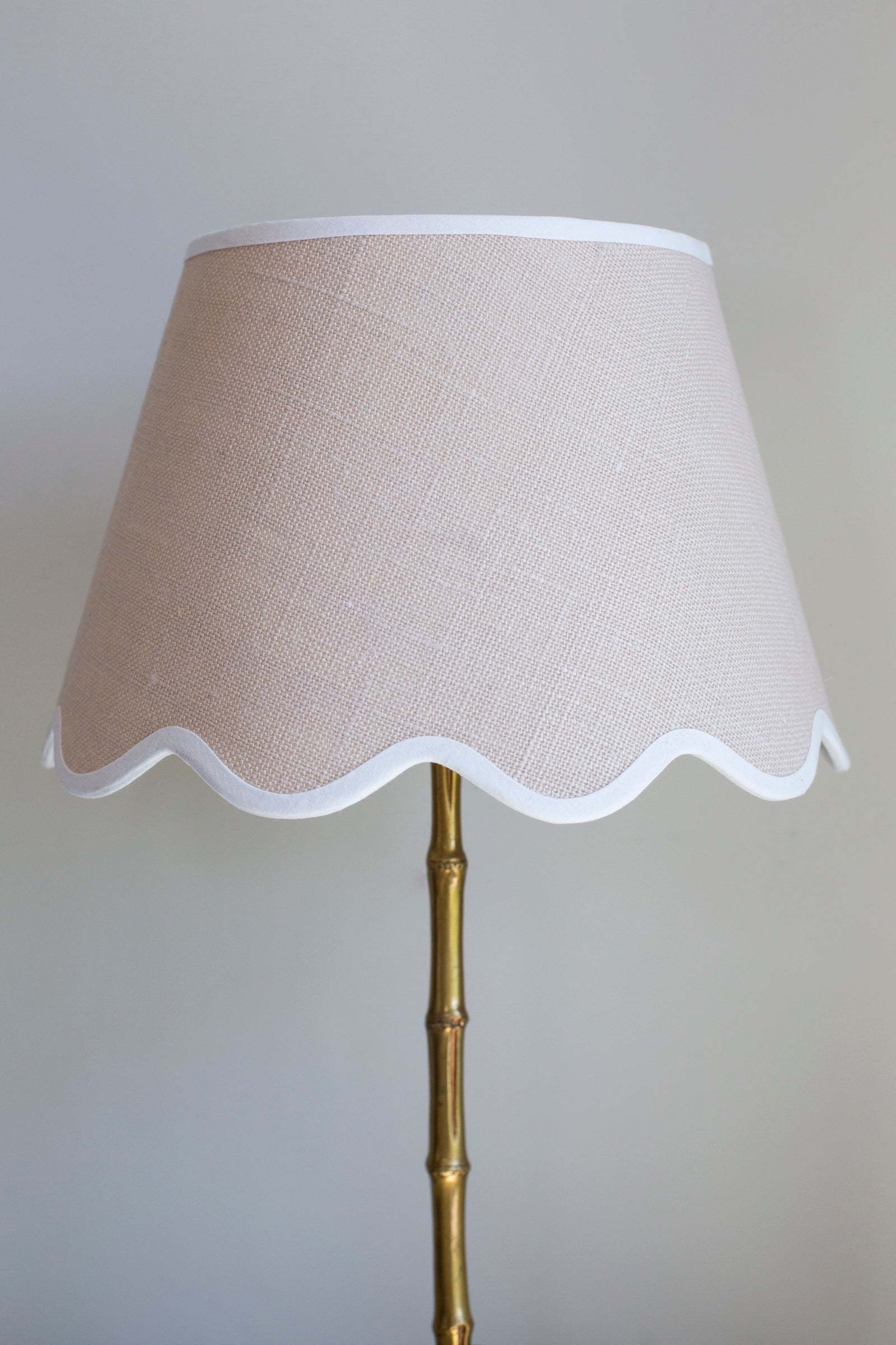 JUTE LAMPSHADE WITH AN IVORY TRIM