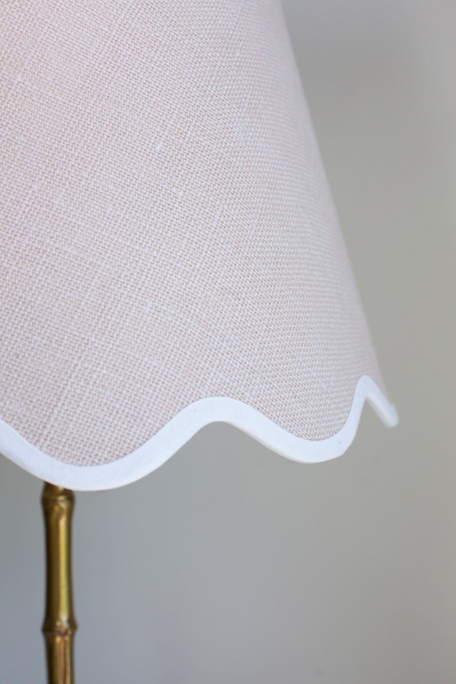 JUTE LAMPSHADE WITH AN IVORY TRIM