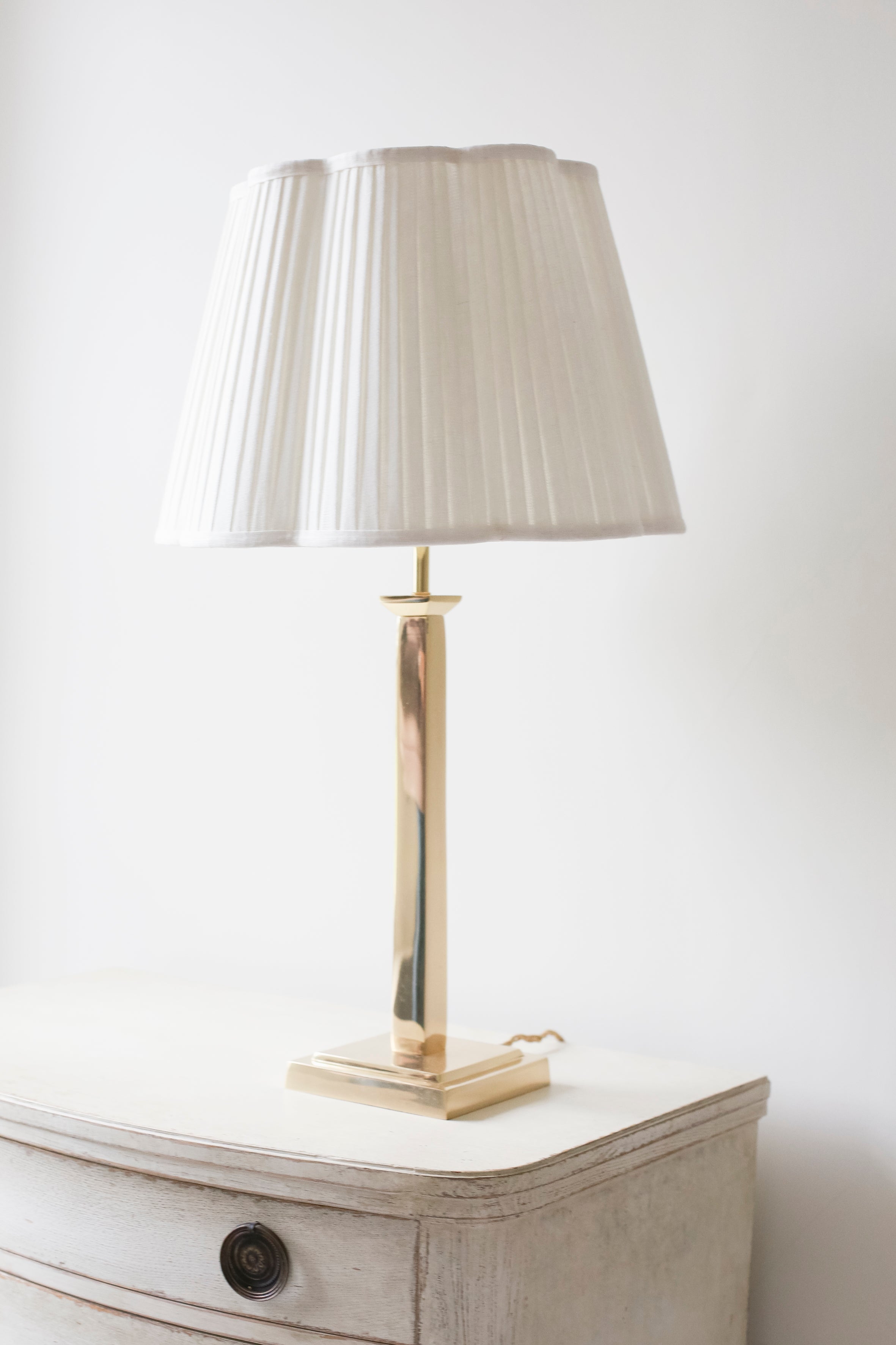 Square base brass lamp base