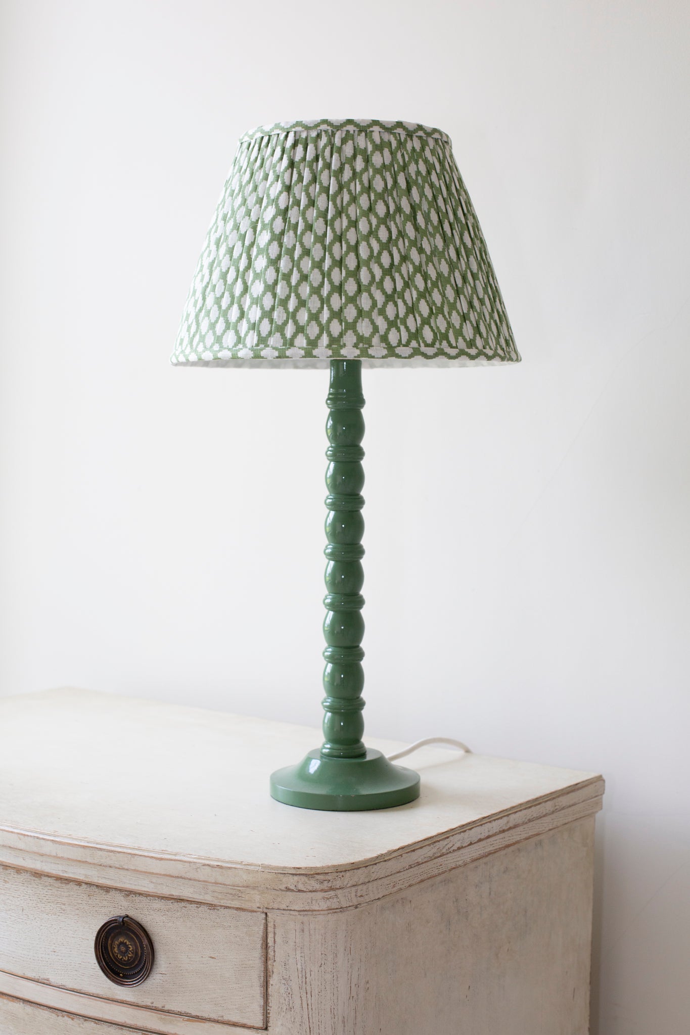 BOBBIN LAMP IN MOSS GREEN