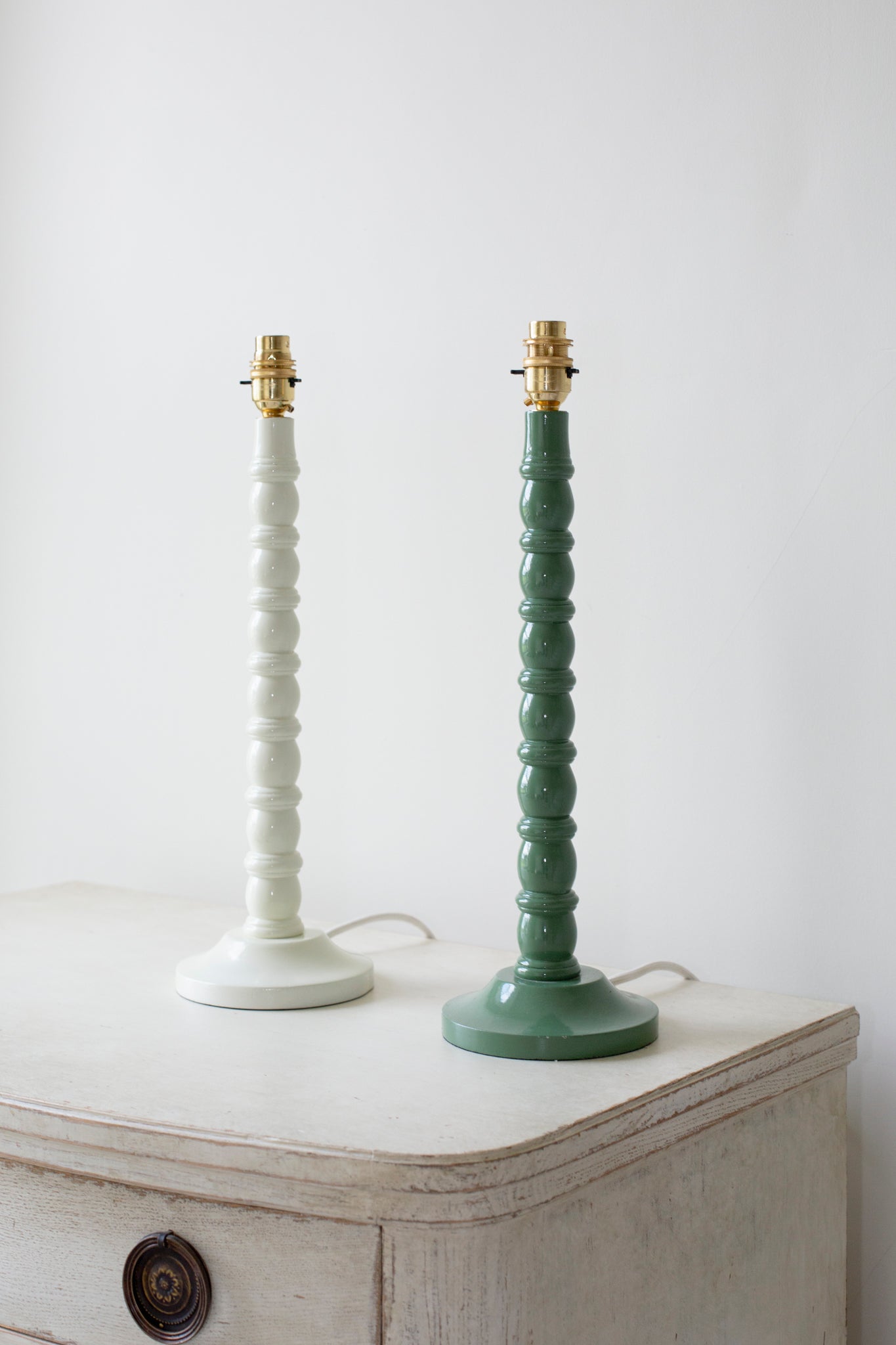 BOBBIN LAMP IN MOSS GREEN
