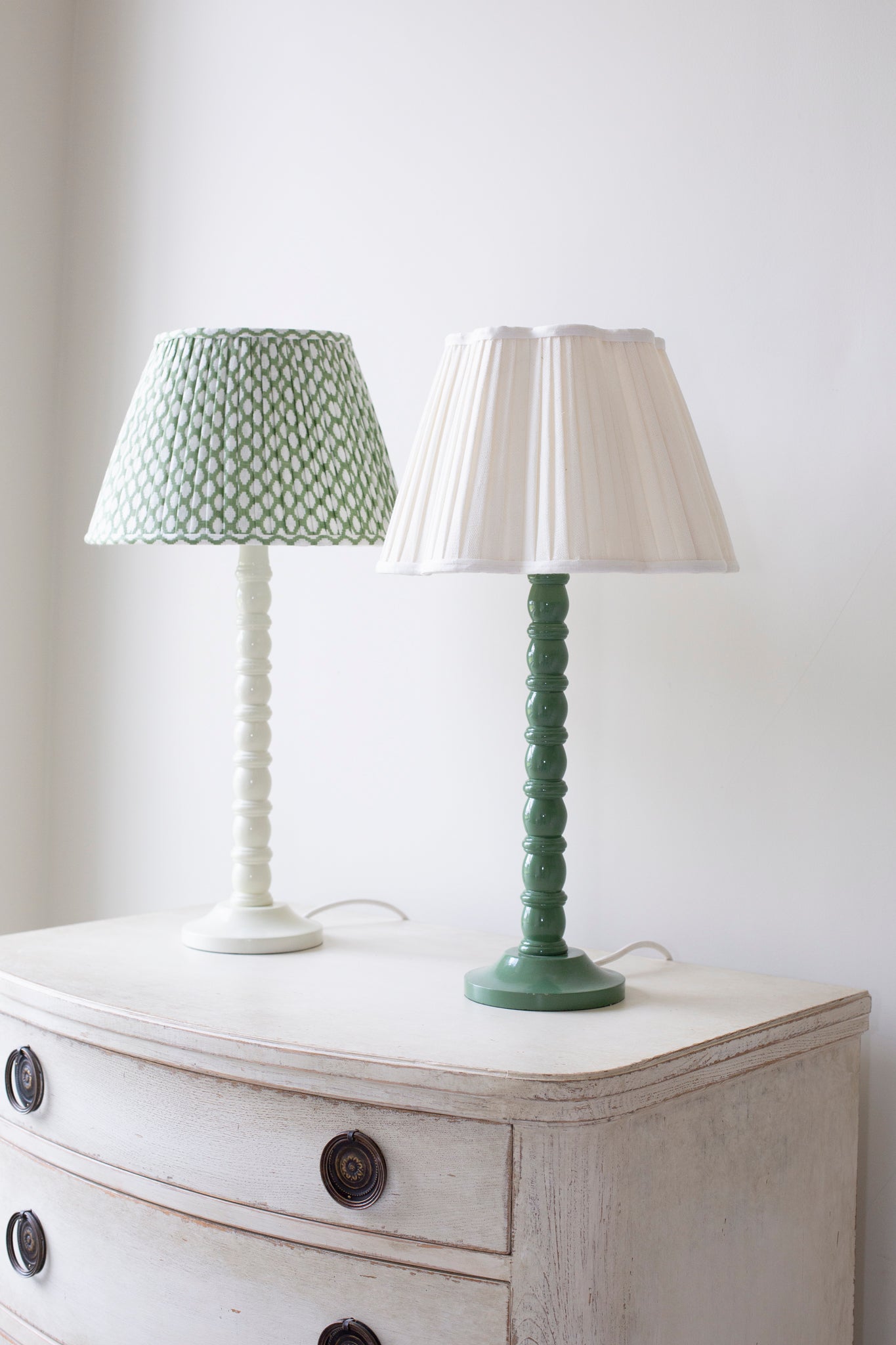BOBBIN LAMP IN MOSS GREEN