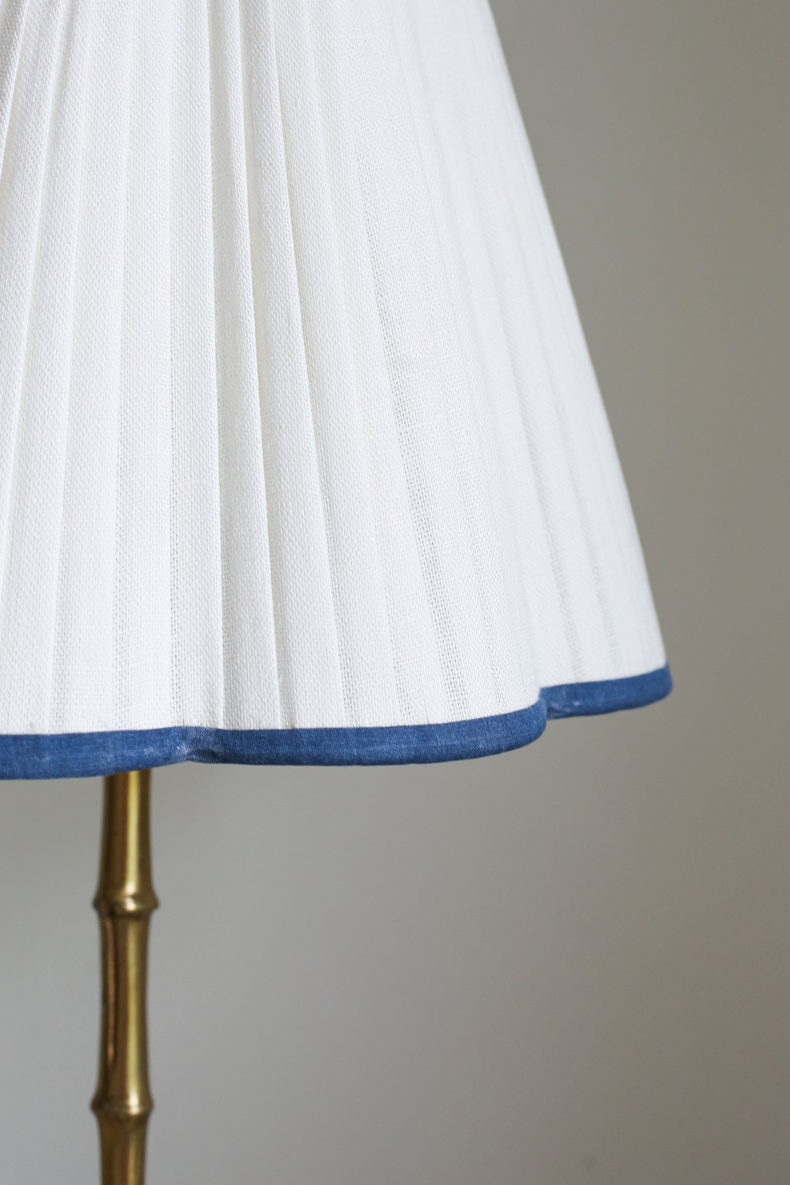 OTTILIE LAMPSHADE WITH NAVY TRIM - CANDLE CLIP