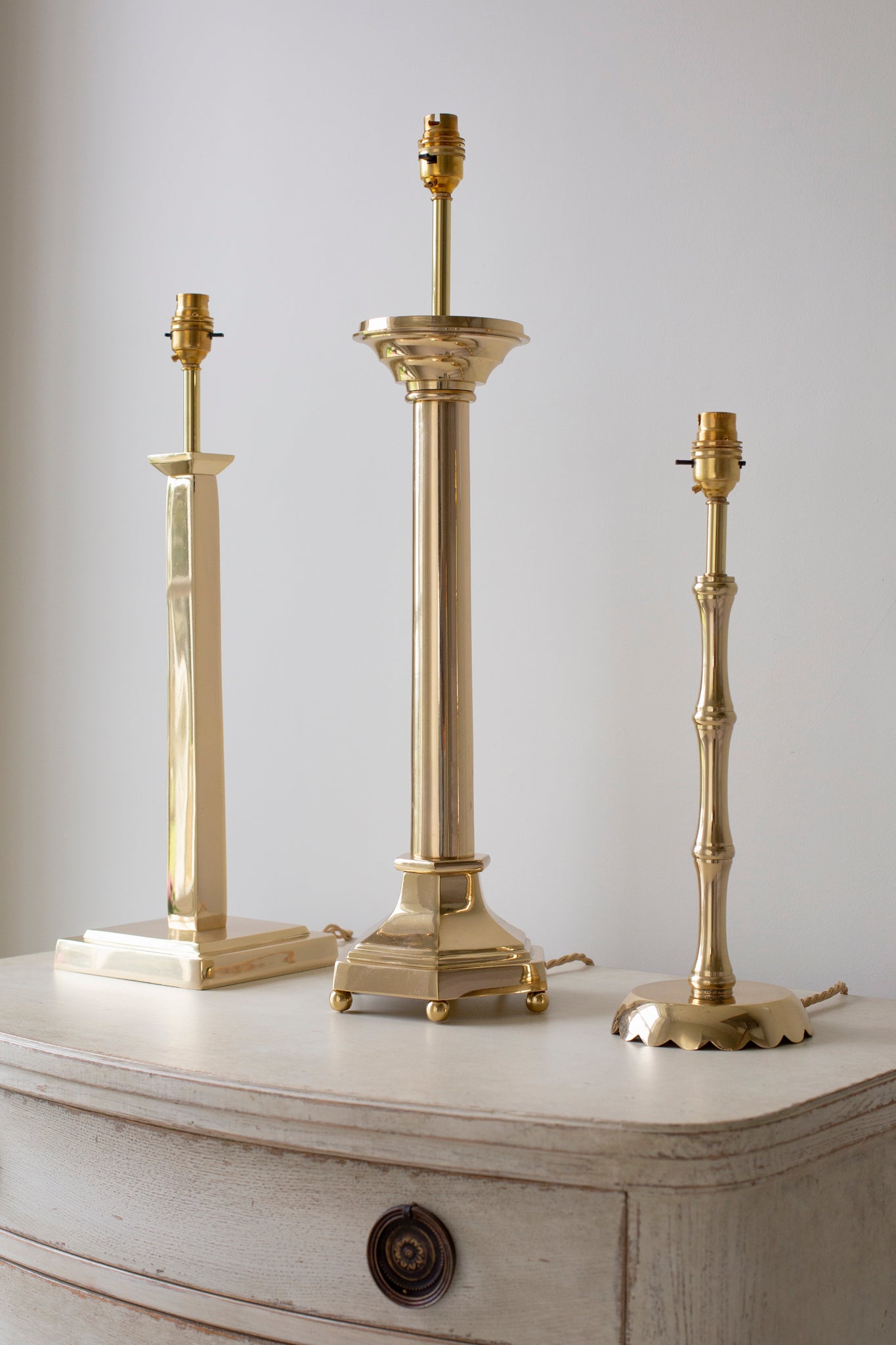 Brass bamboo lamp with scalloped base