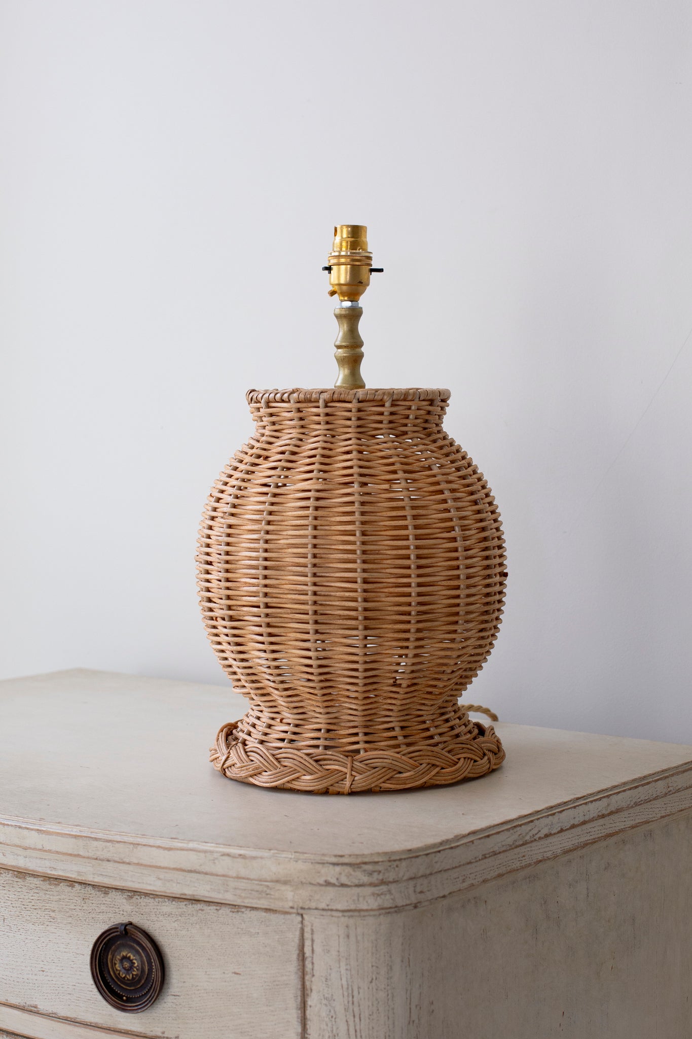RATTAN GLOBE LAMP BASE