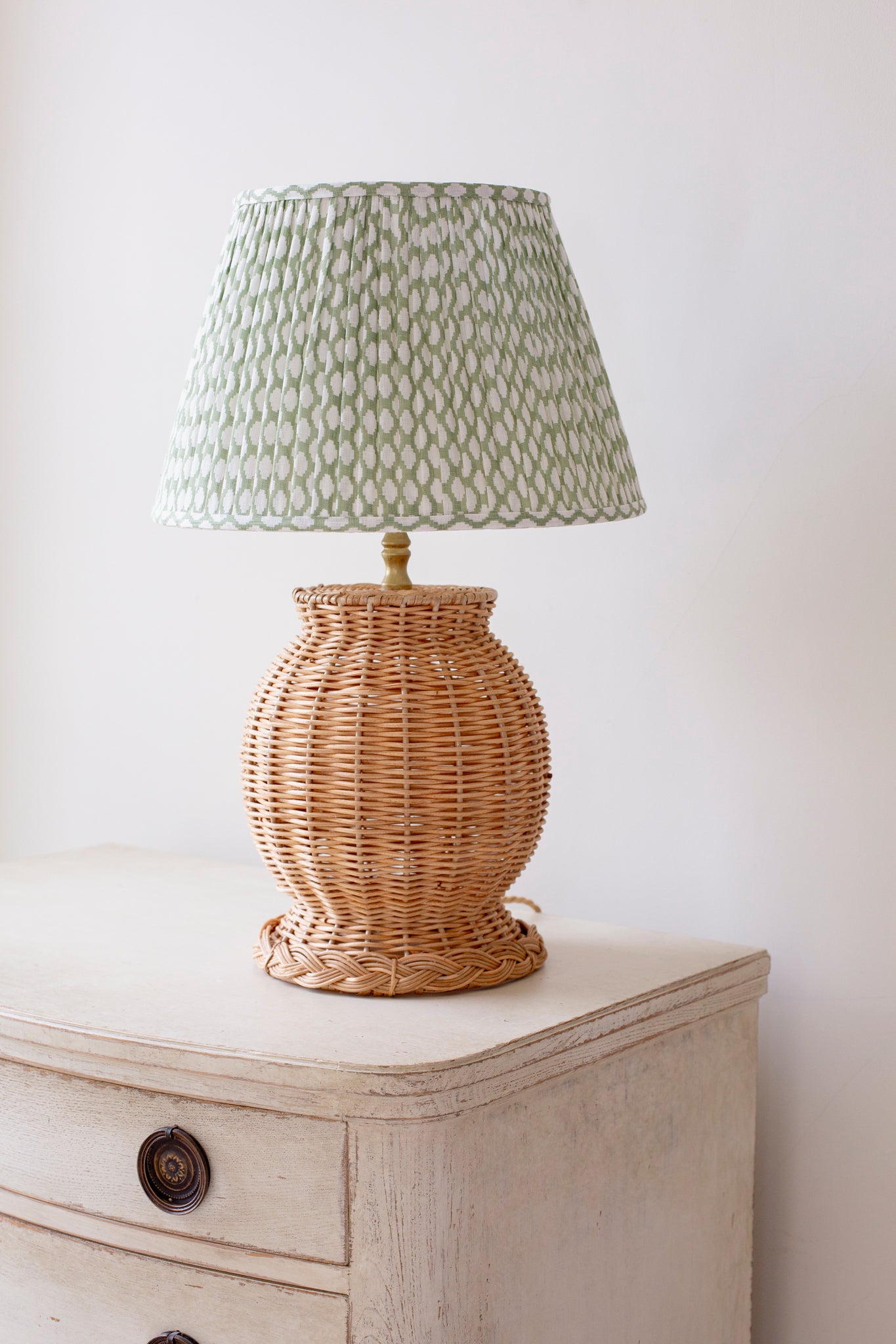 RATTAN GLOBE LAMP BASE