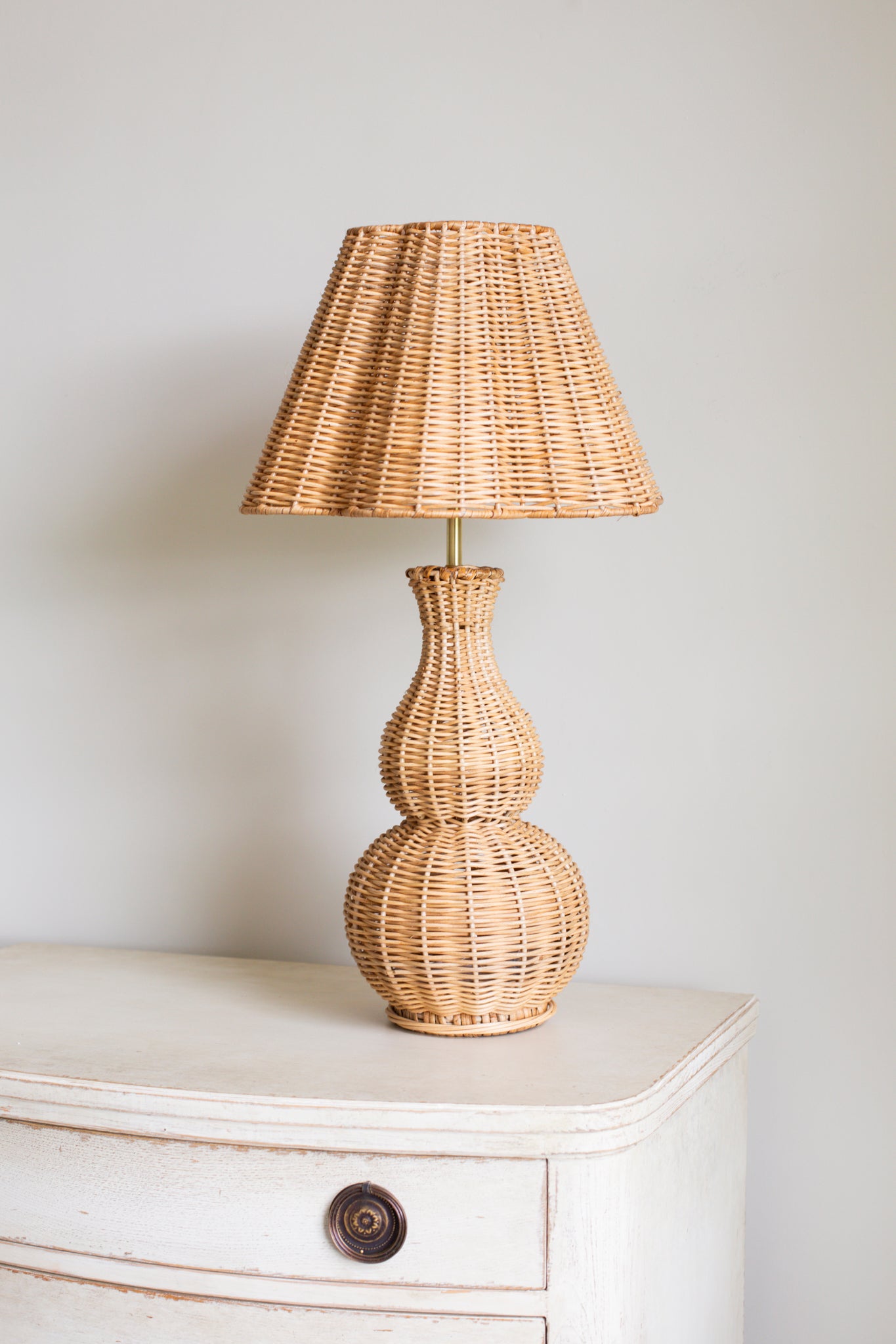 RATTAN SCALLOPED LAMPSHADE