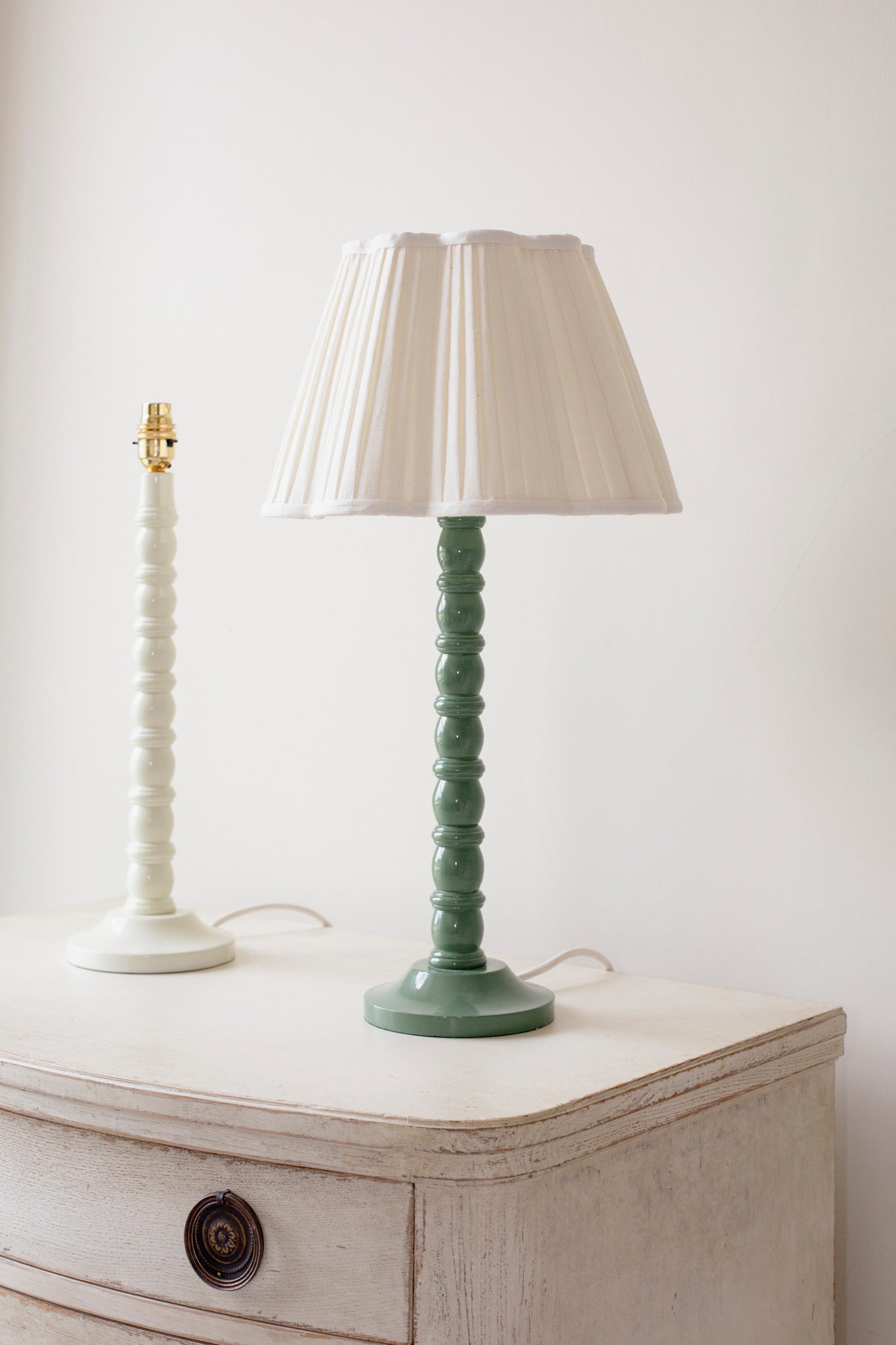 BOBBIN LAMP IN MOSS GREEN