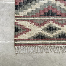 Load image into Gallery viewer, JUNIPER RUG IN JUTE/COTTON - Medium and Large
