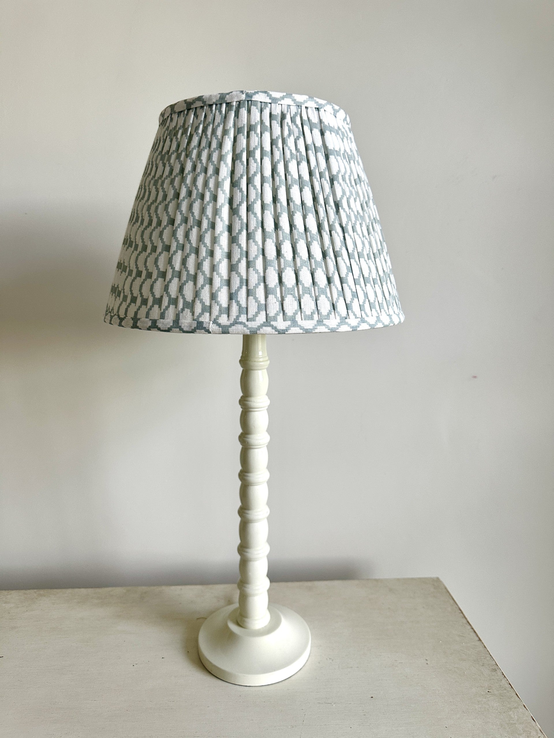 BOBBIN LAMP IN IVORY